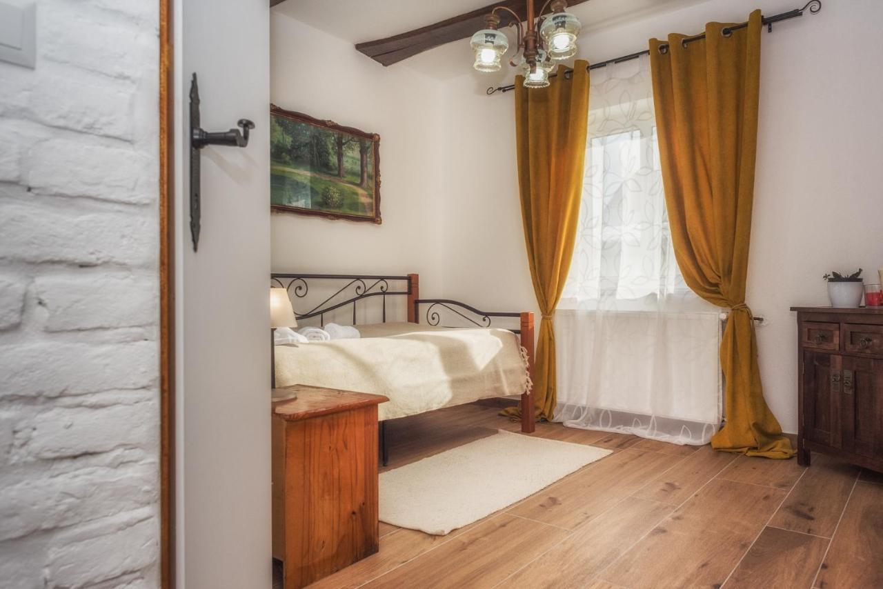 Tri Mudraca Inn Karanac Zewnętrze zdjęcie