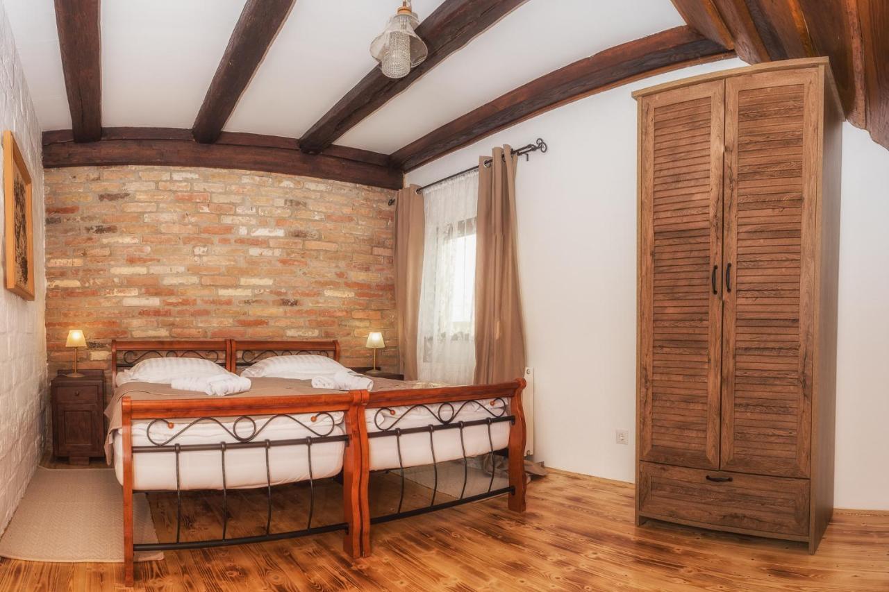 Tri Mudraca Inn Karanac Zewnętrze zdjęcie