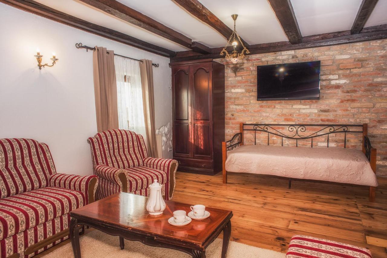Tri Mudraca Inn Karanac Zewnętrze zdjęcie