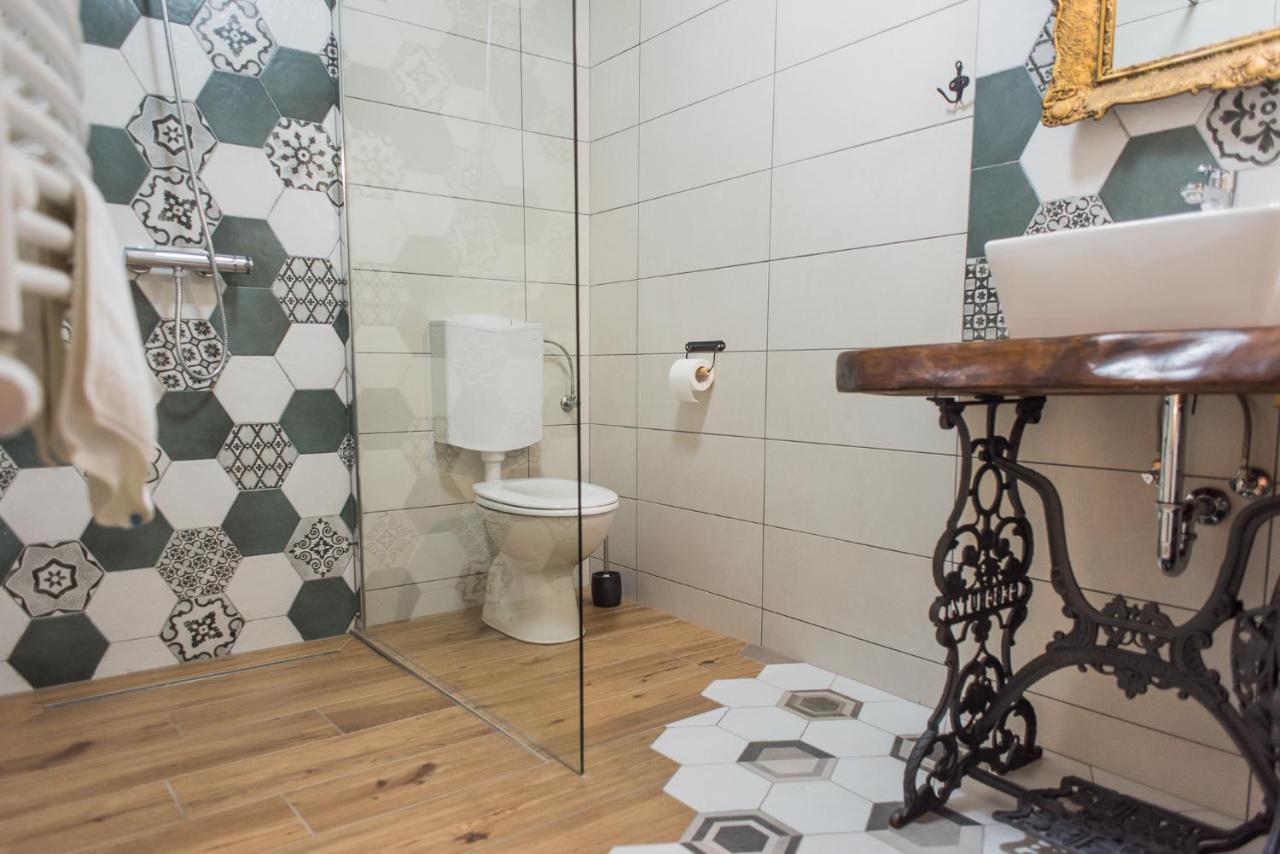 Tri Mudraca Inn Karanac Zewnętrze zdjęcie