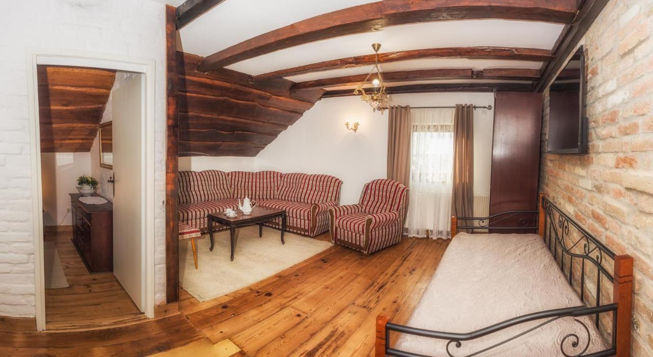 Tri Mudraca Inn Karanac Zewnętrze zdjęcie