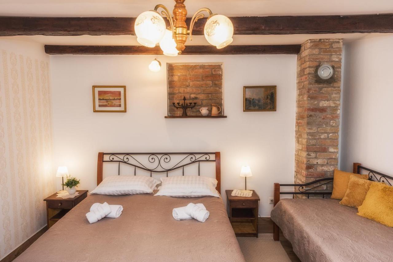 Tri Mudraca Inn Karanac Zewnętrze zdjęcie