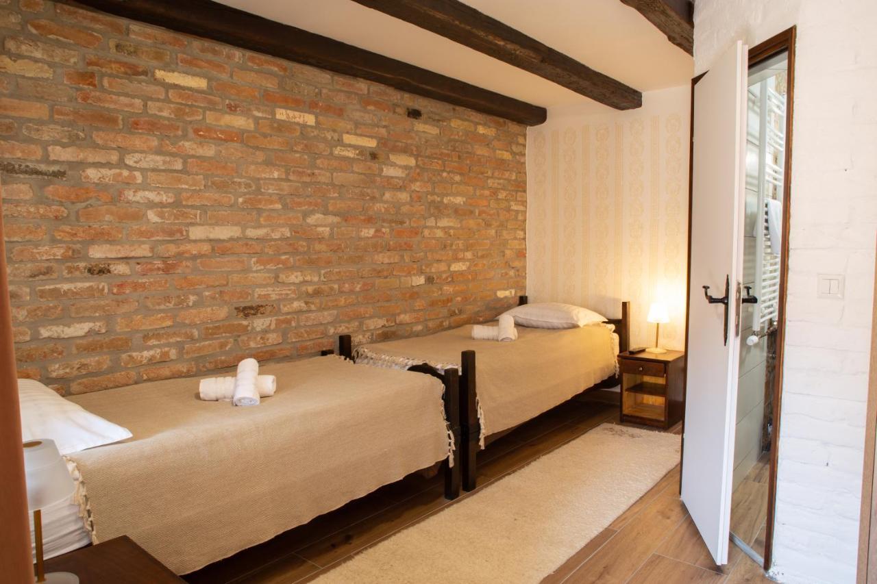 Tri Mudraca Inn Karanac Zewnętrze zdjęcie