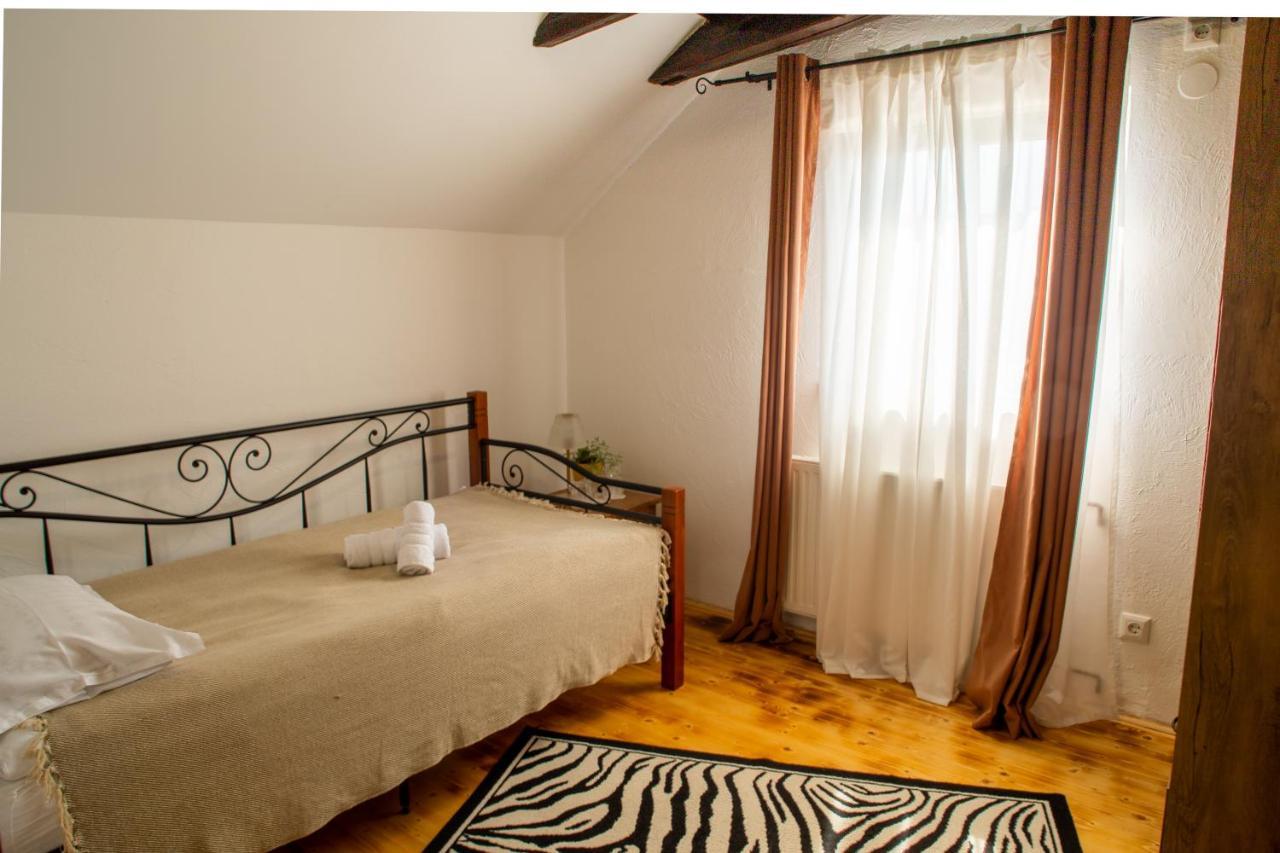 Tri Mudraca Inn Karanac Zewnętrze zdjęcie
